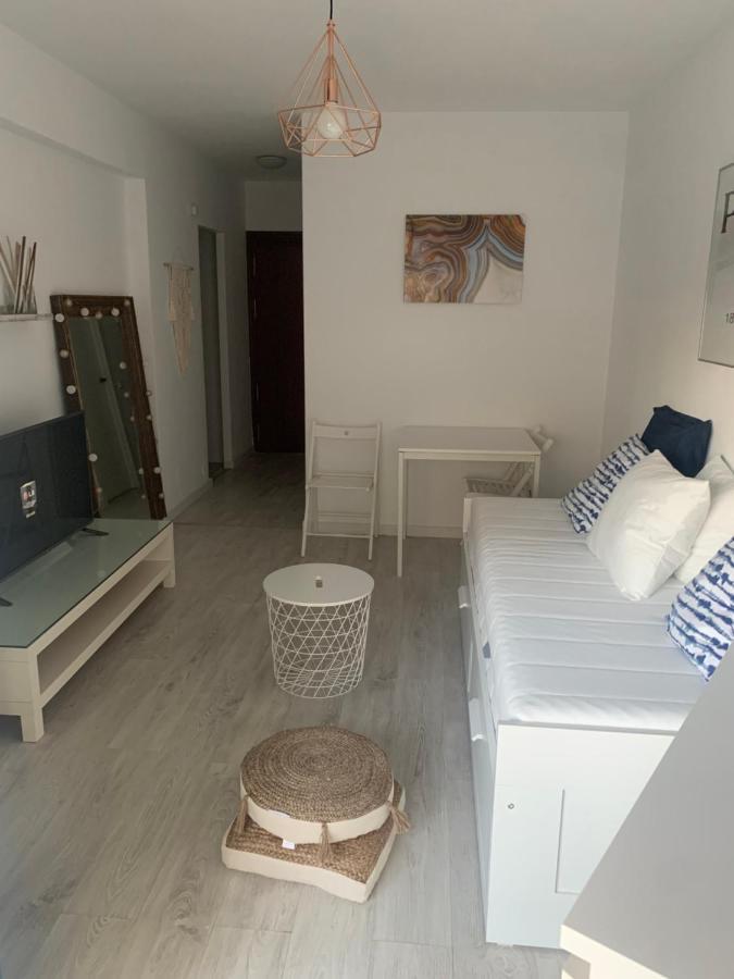 Acogedor estudio en primera línea de playa Benalmádena Exterior foto